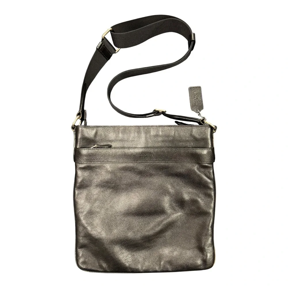 Coach Crossbody Bag Unisex Medium Black Excellent Pebbled Leather Messenger